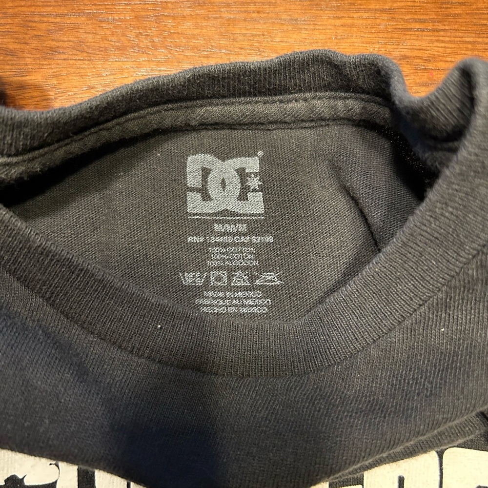 DC tee size medium - Picture 3 of 5